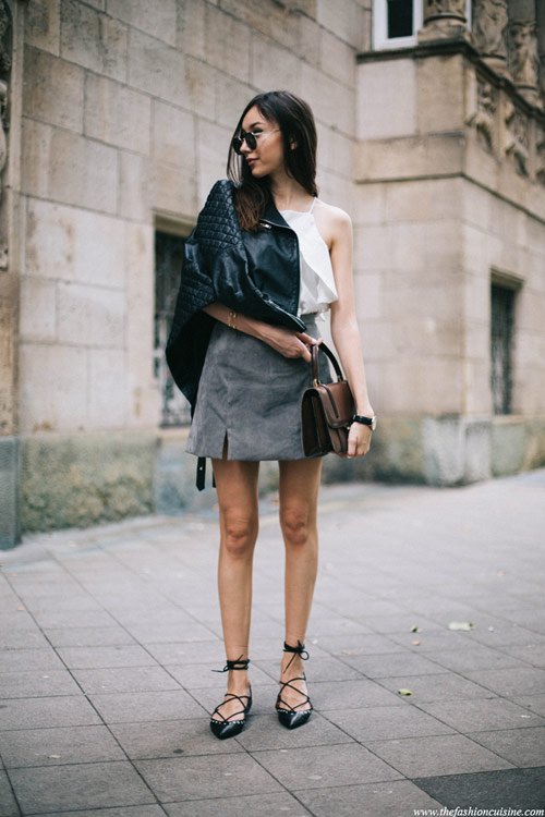 "Đánh thức" mùa thu với chân váy da lộn