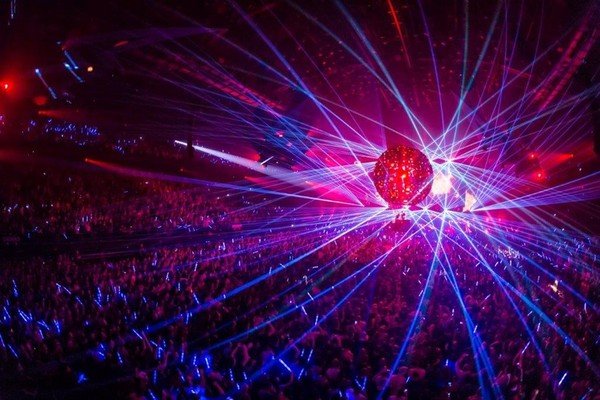 40.000 vé show của Dimitri Vegas & Like Mike "bốc hơi" trong 40 phút