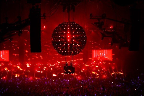 40.000 vé show của Dimitri Vegas & Like Mike "bốc hơi" trong 40 phút