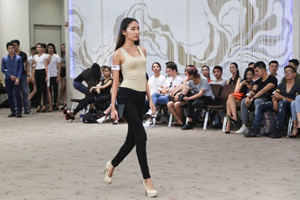 Mẫu ngoại quốc casting Tuần lễ thời trang quốc tế Việt Nam