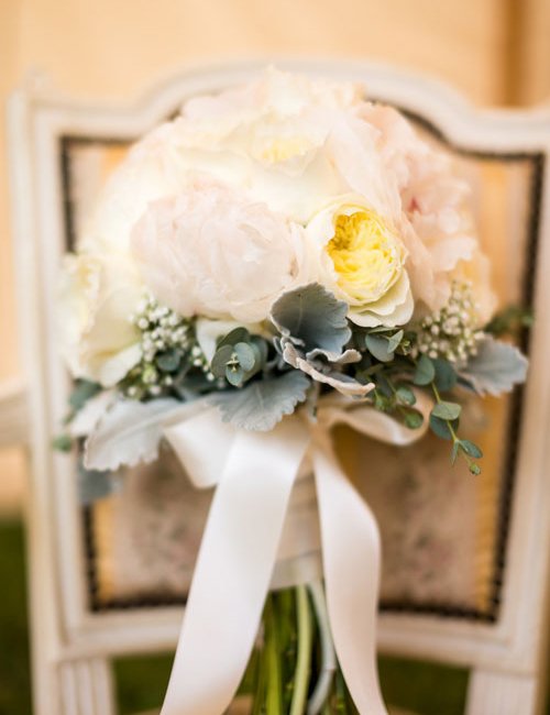 Chọn hoa cưới màu sắc theo tính cách cô dâu