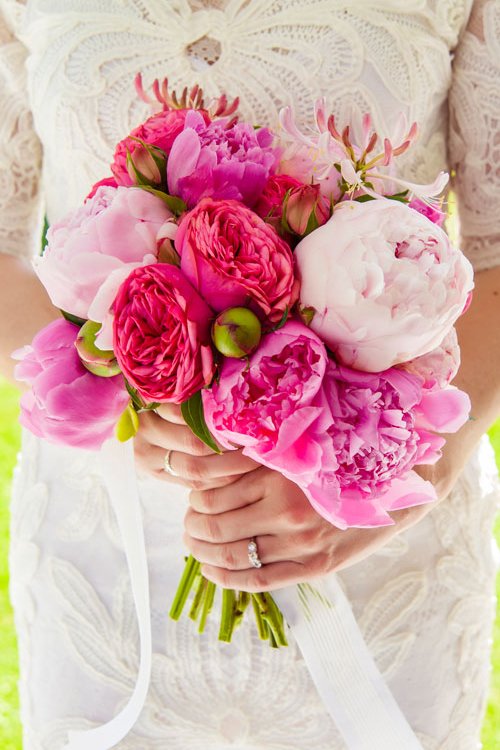 Chọn hoa cưới màu sắc theo tính cách cô dâu