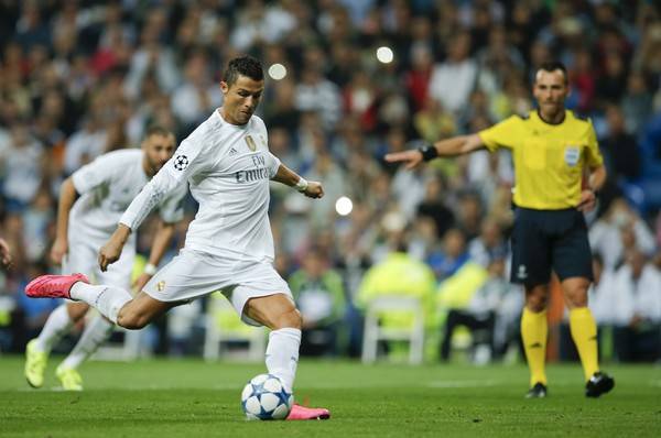 Cristiano Ronaldo vĩ đại nhờ… penalty