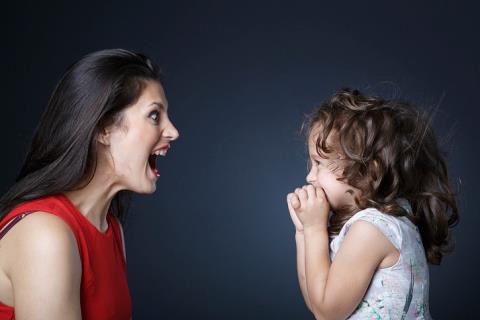 Vì sao la hét với con cái chẳng có ích gì?