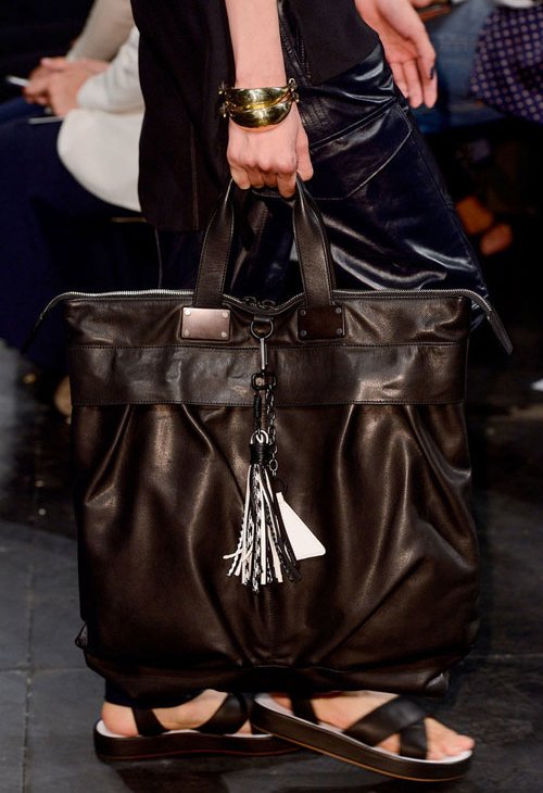 5 xu hướng túi xách độc đáo trên sàn diễn thời trang Xuân 2016-P2
