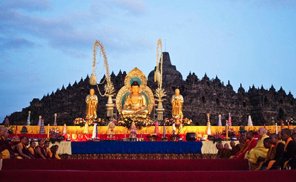Lễ hội Phật Đản ở Indonesia