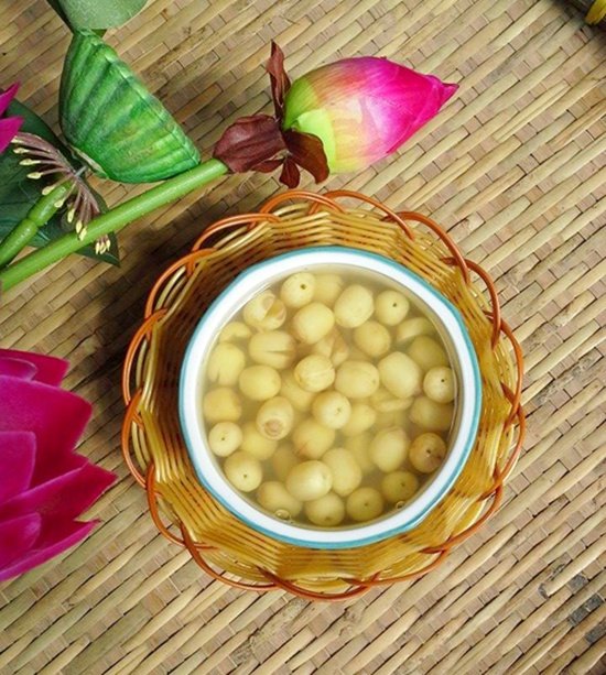 Cách nấu chè hạt sen đường phèn ngọt mát thơm ngon