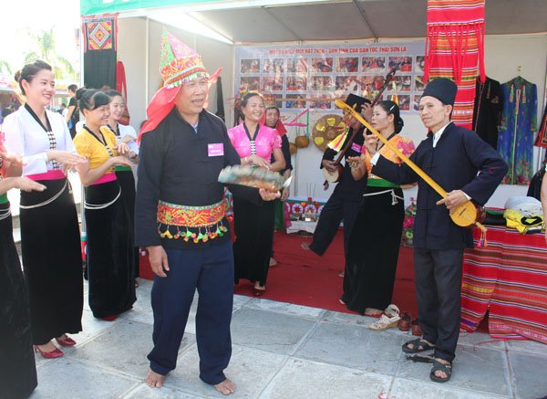 Triển lãm "Di sản văn hoá Then Tày, Nùng, Thái Việt Nam"