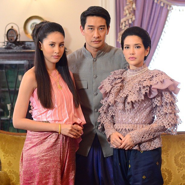 Ngắm dàn trai xinh gái đẹp Thái Lan trong trang phục truyền thống