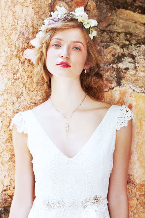 Váy cưới mùa thu tuyệt đẹp che khuyết điểm cho cô dâu vai rộng