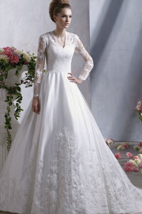 Váy cưới mùa thu tuyệt đẹp che khuyết điểm cho cô dâu vai rộng