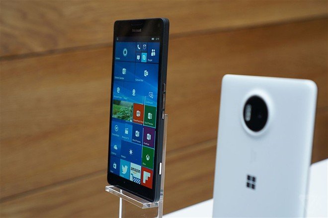Ảnh Lumia 950 và 950 XL cấu hình mạnh, làm mát từ chất lỏng