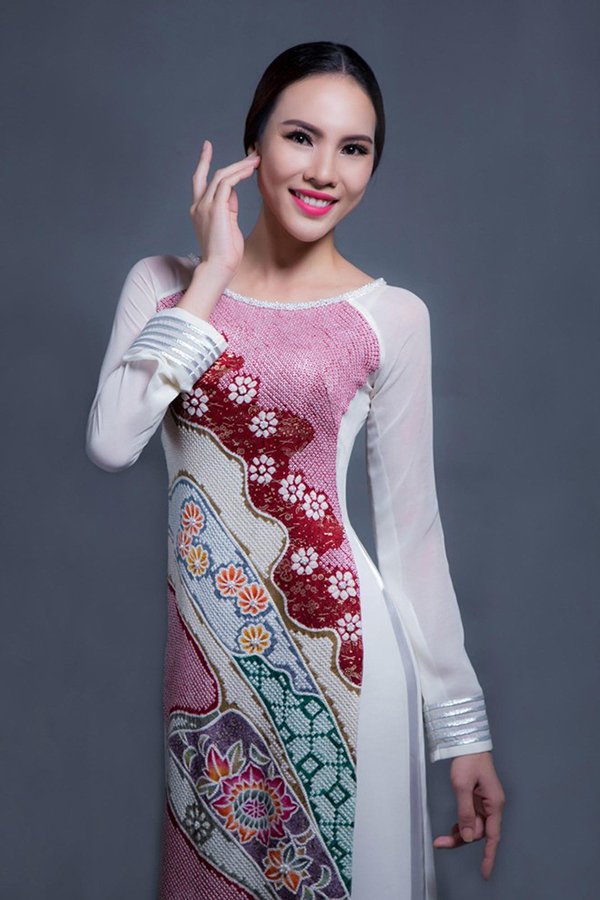 Áo dài của Lệ Quyên diện tại Miss Grand International