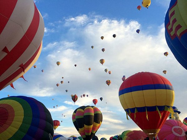 Sắc màu rực rỡ tại lễ hội khinh khí cầu Balloon Fiesta 2015