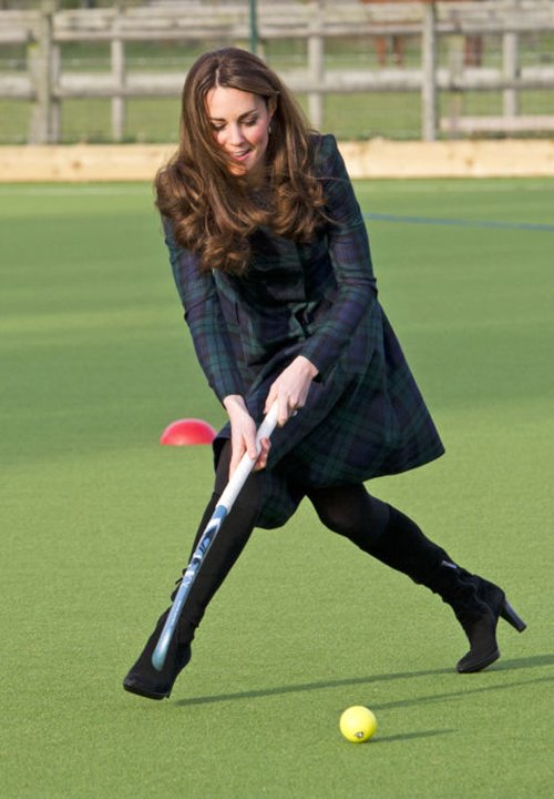 "Soi" gu thời trang hoàng gia của công nương Kate Middleton