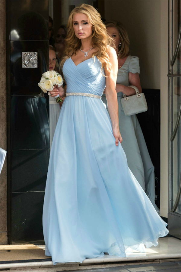 Diện váy phù dâu xinh đẹp như sao ngoại