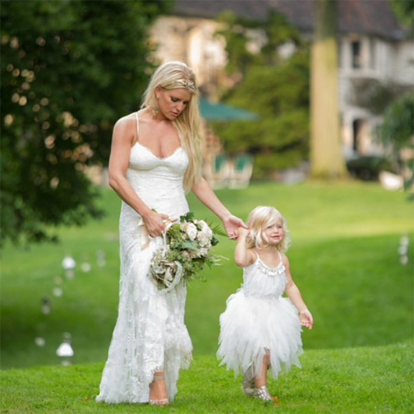 Diện váy phù dâu xinh đẹp như sao ngoại