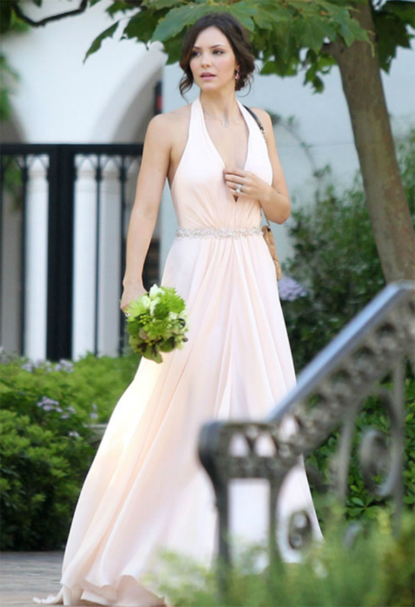 Diện váy phù dâu xinh đẹp như sao ngoại