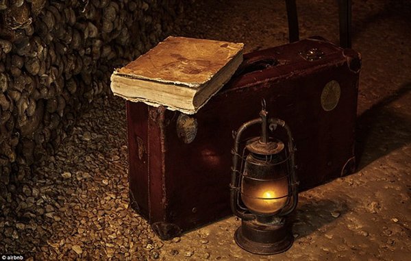 Qua đêm Halloween với 6 triệu bộ xương người