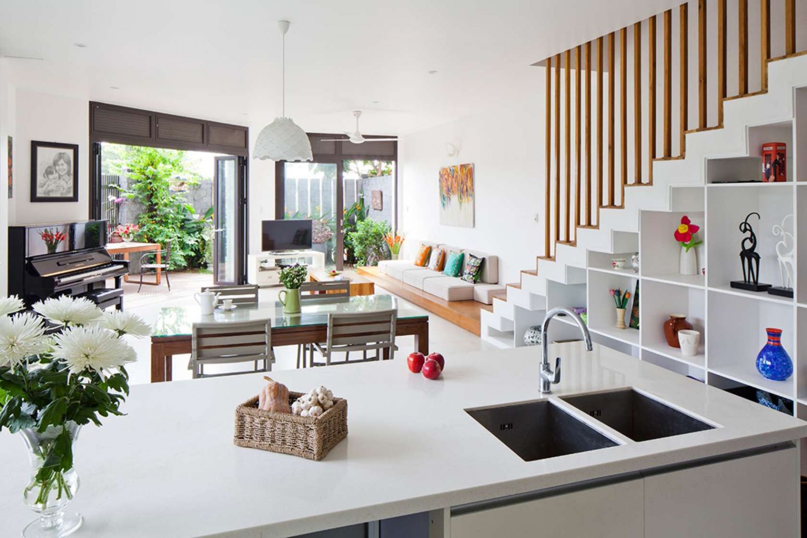 Ngôi nhà có sân vườn cực đẹp ở Sài Gòn khiến báo Tây không tiếc lời khen ngợi