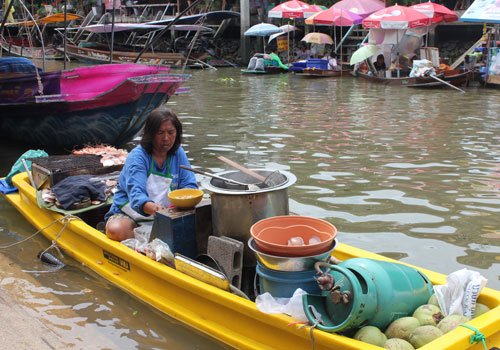 Vẻ đẹp yên bình ở chợ nổi Thái Lan