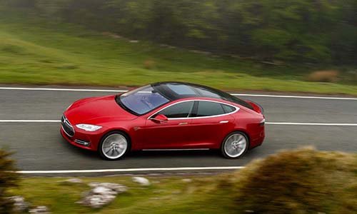 Tesla dồn sức cho mẫu xe điện Model 3