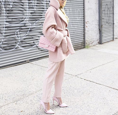 Cách mix đồ nữ đẹp với trang phục màu hồng pastel