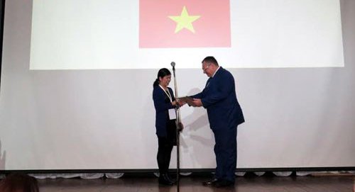 Một giáo viên Việt Nam đoạt giải dạy Ngữ văn Nga xuất sắc