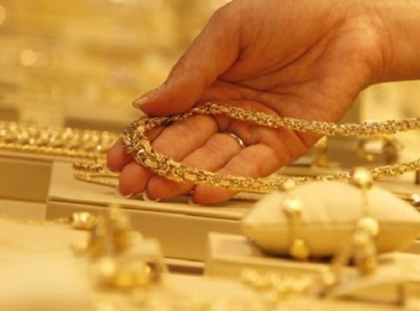 Đầu tuần, giá vàng lình xình quanh 33,9 triệu đồng/lượng