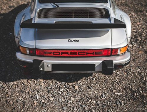 Cận cảnh chiếc xe "40 tuổi vẫn tuyệt đẹp" Porsche 930 Turbo 3.0