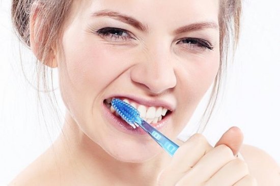 6 thói quen có hại cho răng khiến chúng rụng rất sớm