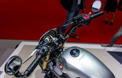 Cận cảnh cặp đôi Honda Grom 50 Scrambler siêu đáng yêu