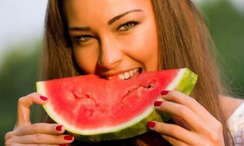 4 thực phẩm giúp bạn ăn bao nhiêu trẻ ra bấy nhiêu