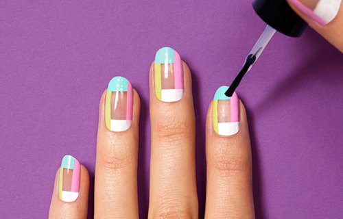 Hướng dẫn bạn vẽ móng tay chỉ bằng cách dùng băng dính