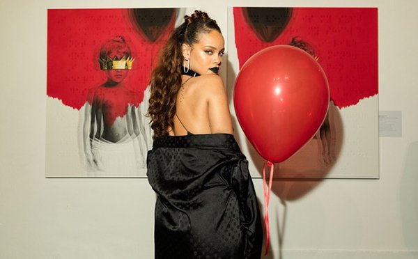 Rihanna hủy diễn chương trình của Victoria’s Secret