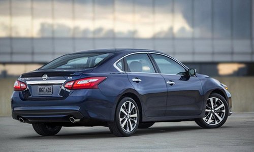 Nissan Altima 2016 có giá khởi điểm từ 22.500 USD