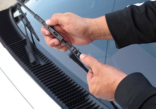 4 thao tác sửa xe đơn giản ai đi ô tô cũng cần biết