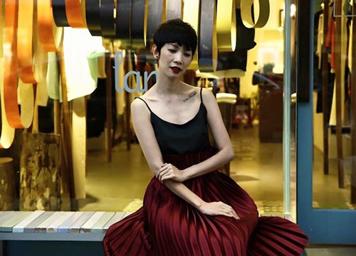 Sao Việt sành điệu với hot trend váy xếp ly