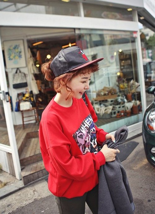 Cách diện áo nỉ đúng mốt nhất trong mùa thu năm nay