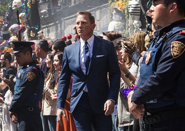 ‘007: Spectre’ bảo vệ thành công ngôi đầu phòng vé Bắc Mỹ