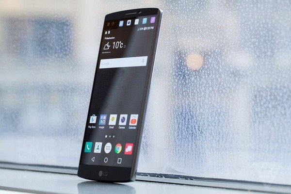 5 smartphone "điên rồ" nhất ra mắt trong năm 2015