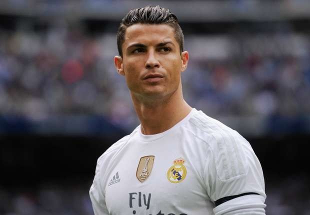 Ronaldo nên nghĩ đến chuyện rời Real Madrid