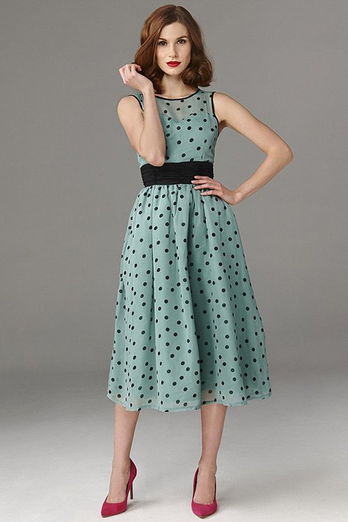 Chọn váy xinh giúp quý cô U40 trẻ như cô nàng 20