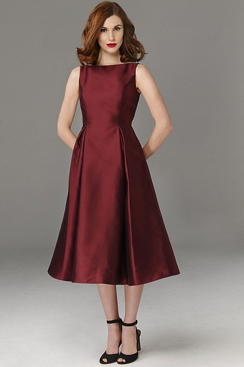 Chọn váy xinh giúp quý cô U40 trẻ như cô nàng 20