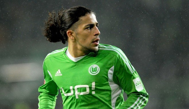 Louis Van Gaal nhắm sao Wolfsburg để thay thế Luke Shaw