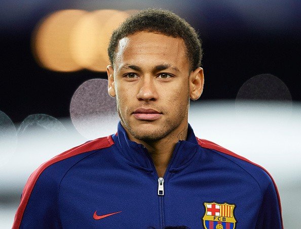 Lọt top 3 đề cử QBV, Neymar khiến Barca mất 2 triệu euro