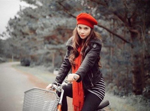 Những kiểu mix đồ với khăn siêu điệu, cá tính của sao Việt