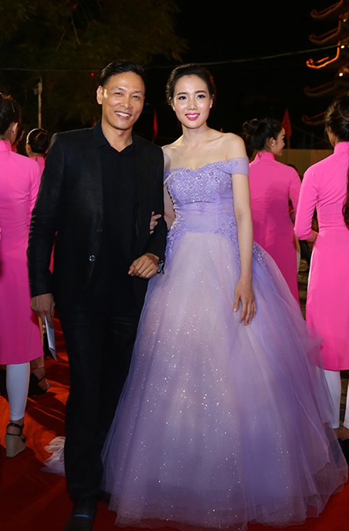 Dàn sao đua nhau "đọ sắc" trên thảm đỏ Liên hoan phim 2015