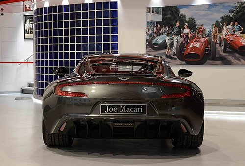 Siêu phẩm Aston Martin One 77 rao bán 57 tỷ đồng