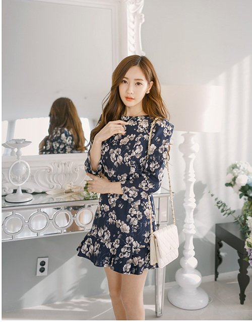 Váy liền phong cách Hàn "ăn gian tuổi" cho quý cô công sở